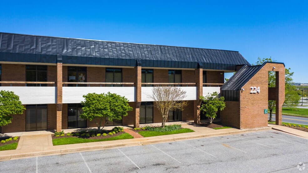 More Photos Of 224 Schilling Cir, Hunt Valley Flex For Lease
