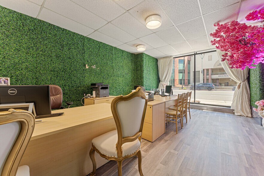 More Photos Of 6265 Van Nuys Blvd, Van Nuys Storefront For Sale