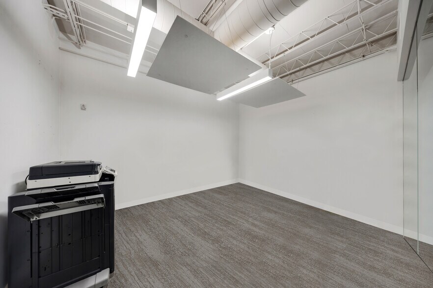 More Photos Of 4713-4725 SW 8th St, Miami Storefront For Lease