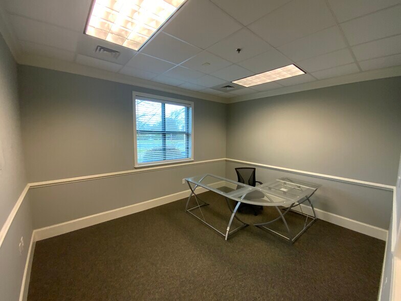 More Photos Of 13310 S Ridge Dr, Charlotte Medical For Lease