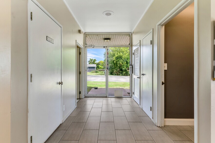 More Photos Of 11293 Torrey Rd, Fenton Storefront Retail Office For Sale