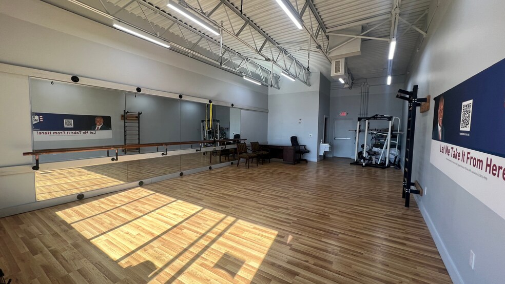 More Photos Of 2007 Memorial Pky NW, Huntsville Unknown For Lease