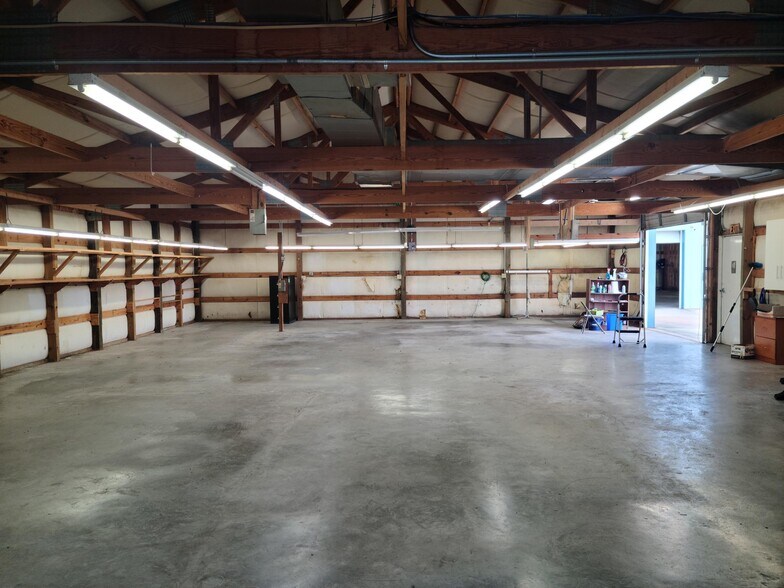 More Photos Of 8812 Wilkinson Blvd, Charlotte Warehouse For Lease
