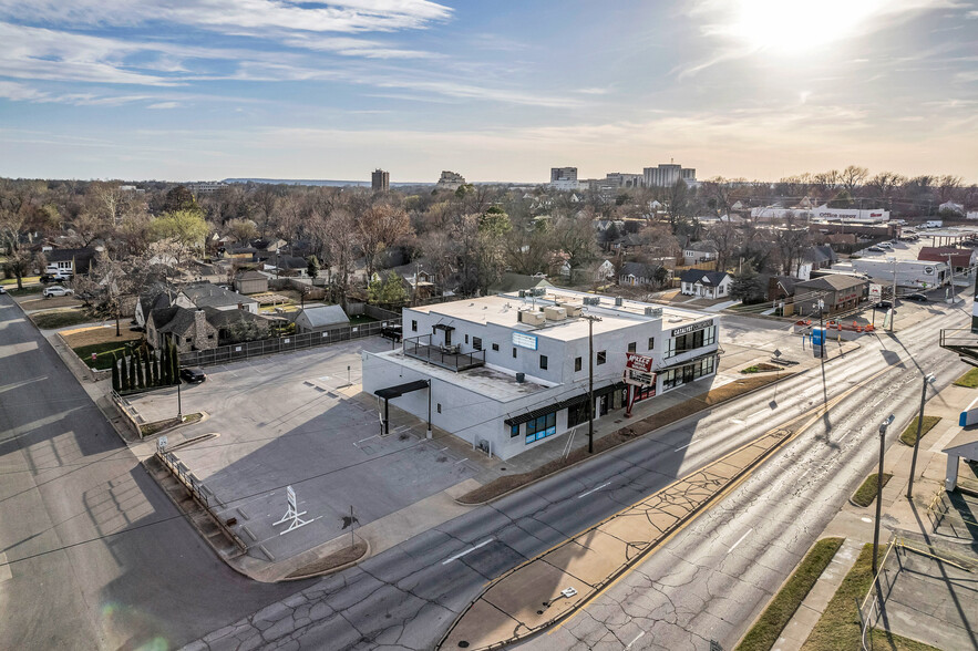 Primary Photo Of 2516 E 15th St, Tulsa Storefront For Lease