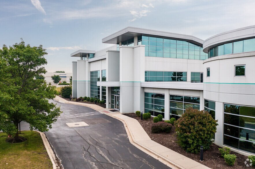 More Photos Of 850 Central Ave, Hanover Park Industrial For Lease