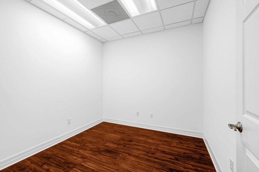 More Photos Of 8991 Daniels Center Dr, Fort Myers Medical For Sale