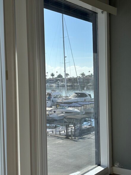 More Photos Of 2711-2729 W Coast Hwy, Newport Beach Office For Lease