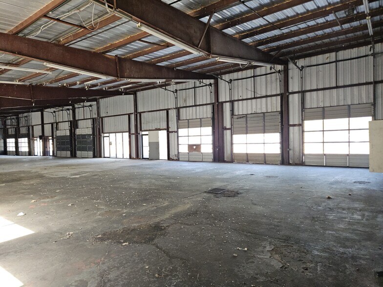 More Photos Of 5449 Covington Hwy, Decatur Auto Repair For Sale