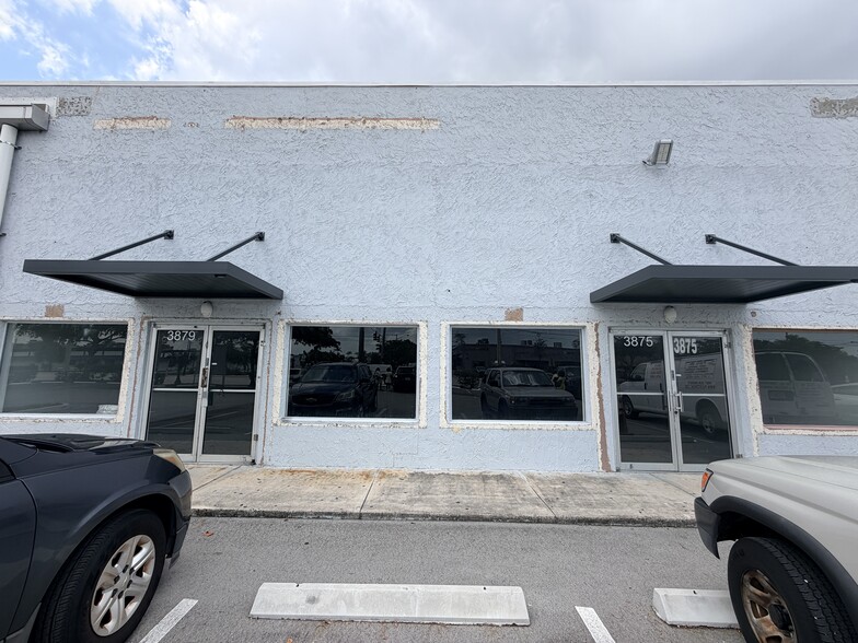 More Photos Of 3927-3999 NW 19th St, Lauderdale Lakes Unknown For Lease