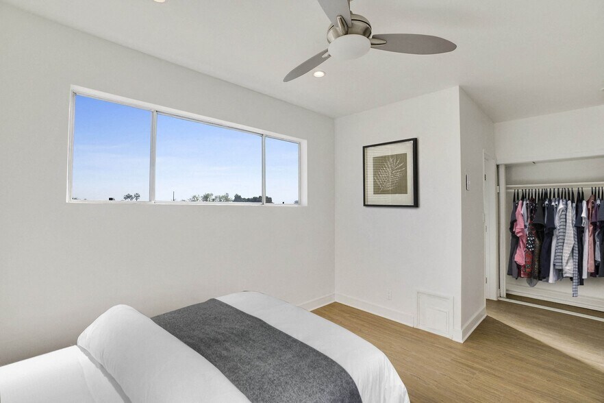 More Photos Of 700 S 6th St, Burbank Apartments For Sale