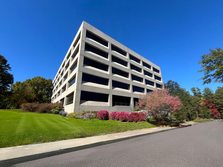 More Photos Of 6630 W Broad St, Richmond Unknown For Lease