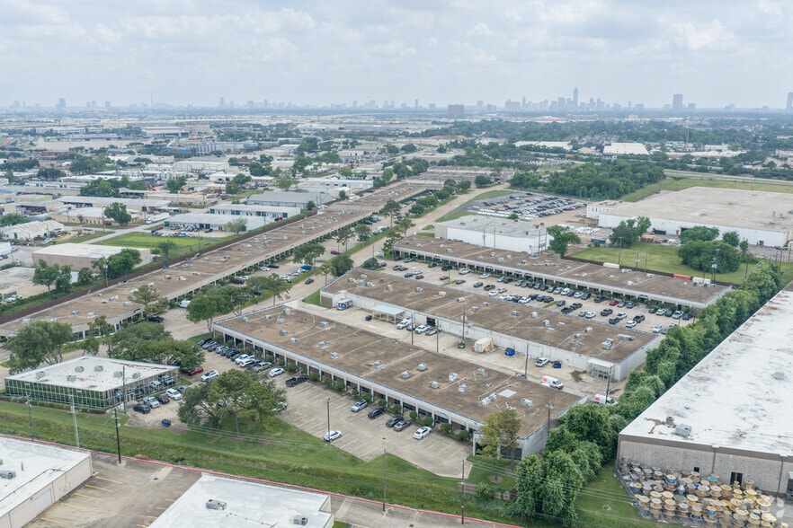 More Photos Of 2500 Central Pky, Houston Unknown For Lease
