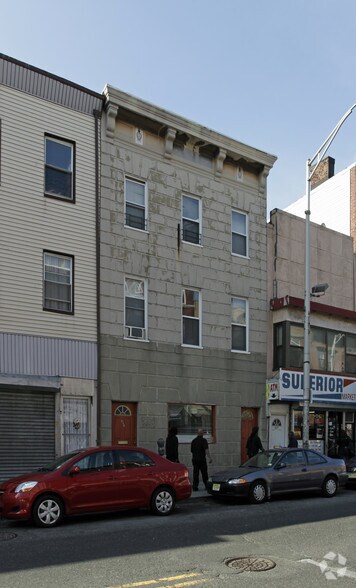 More Photos Of 635 Newark Ave, Jersey City Storefront Retail Residential For Lease