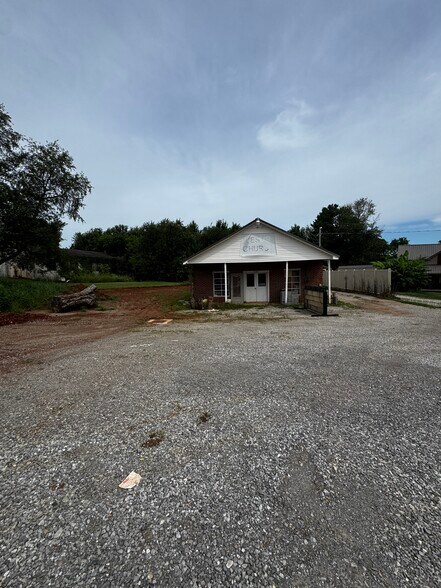More Photos Of 7589 Winchester Rd, New Market Flex For Sale
