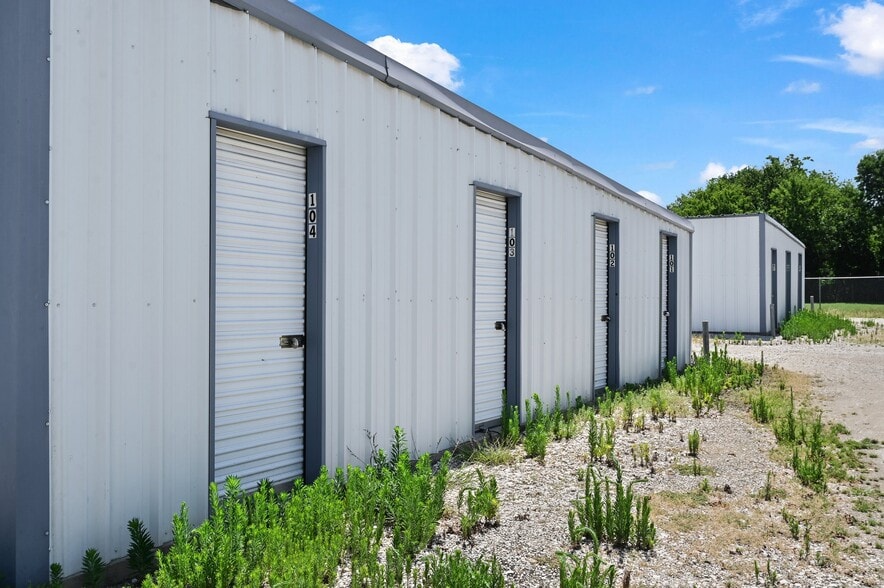 More Photos Of 412 City, Caldwell Self Storage For Sale