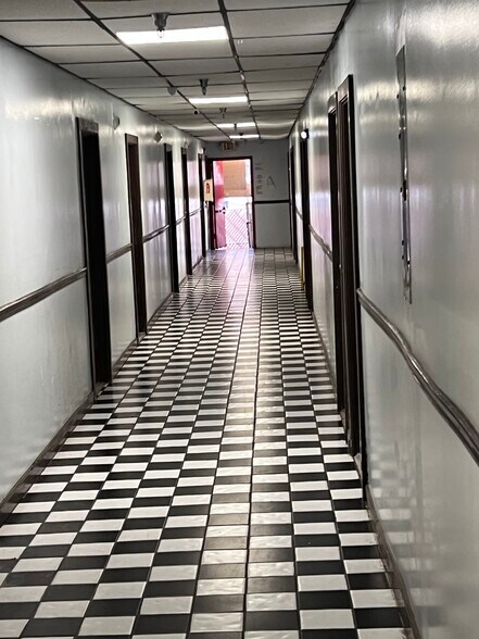 More Photos Of 627-637 W Flagler St, Miami Hotel For Sale