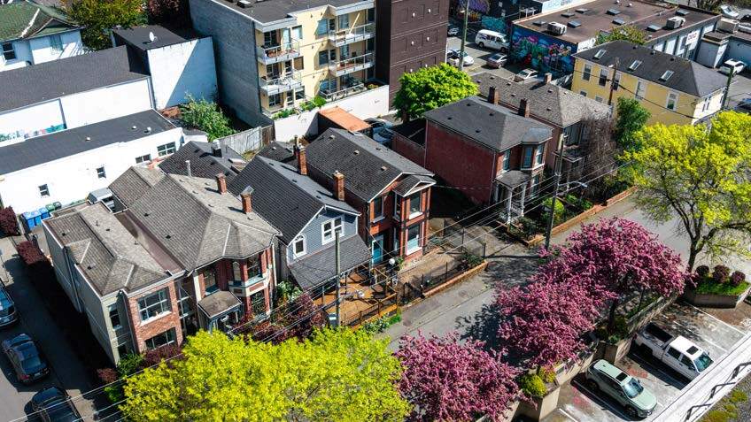 More Photos Of 1525 Amelia St, Victoria Office For Sale