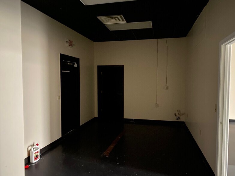 More Photos Of 3466 McCullough Blvd, Belden Storefront For Lease