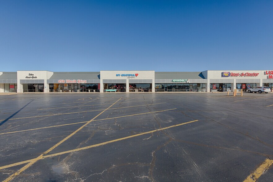 More Photos Of 728-732 W New Orleans St, Broken Arrow Unknown For Lease