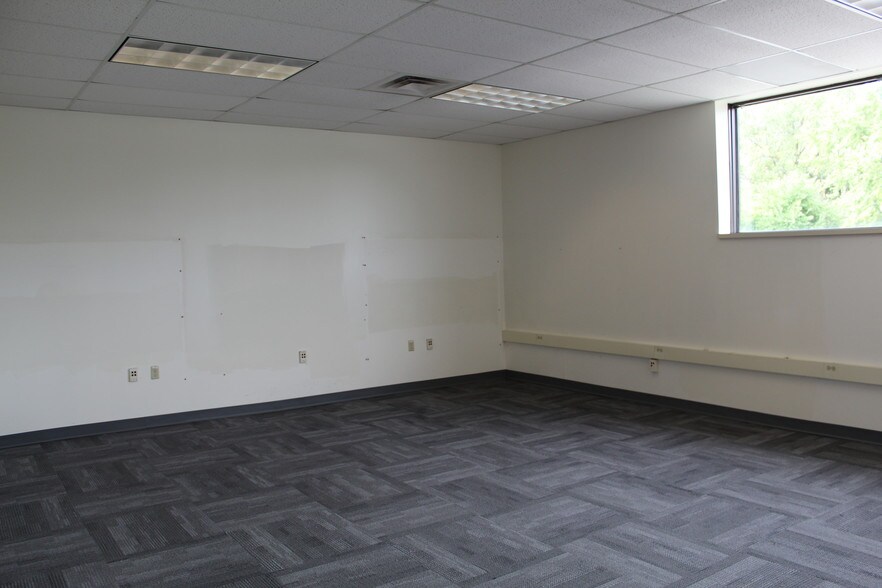 More Photos Of 251 John James Audubon Pky, Amherst Office For Lease
