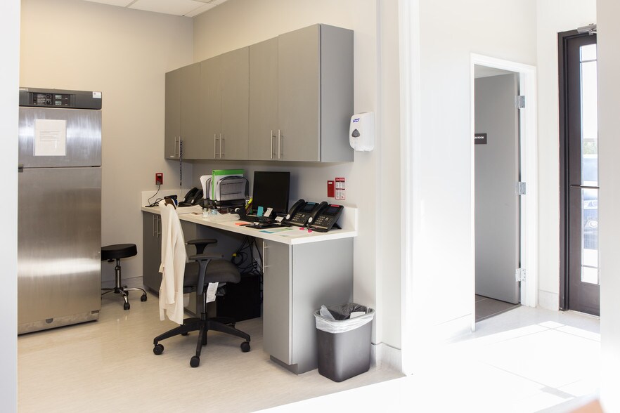 More Photos Of 11851 N 51st Ave, Glendale Medical For Lease