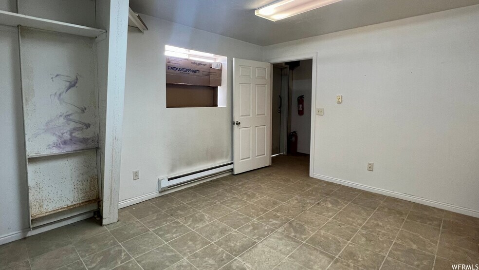 More Photos Of 540 Wright Brothers Dr, Naples Warehouse For Lease