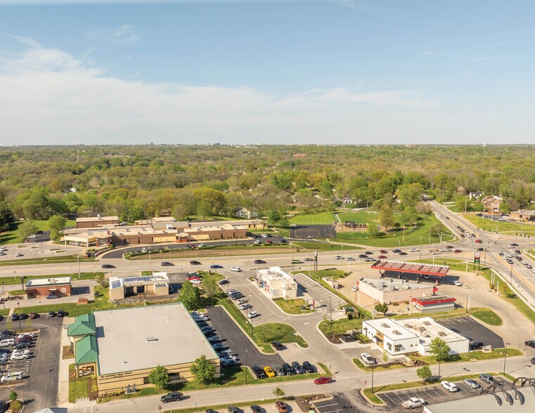 More Photos Of 8803 MO-45, Parkville Fast Food For Sale