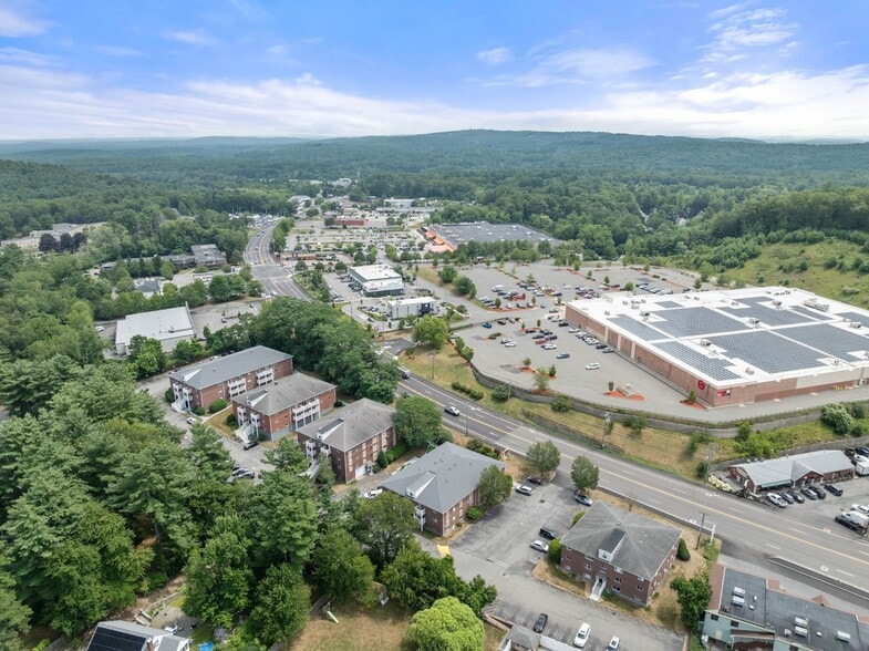 More Photos Of 596 Boston Post Rd E, Marlborough Apartments For Sale