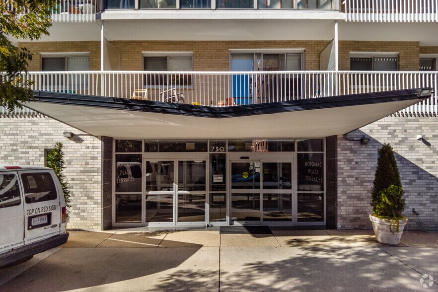 More Photos Of 730 24th St NW, Washington Apartments For Lease