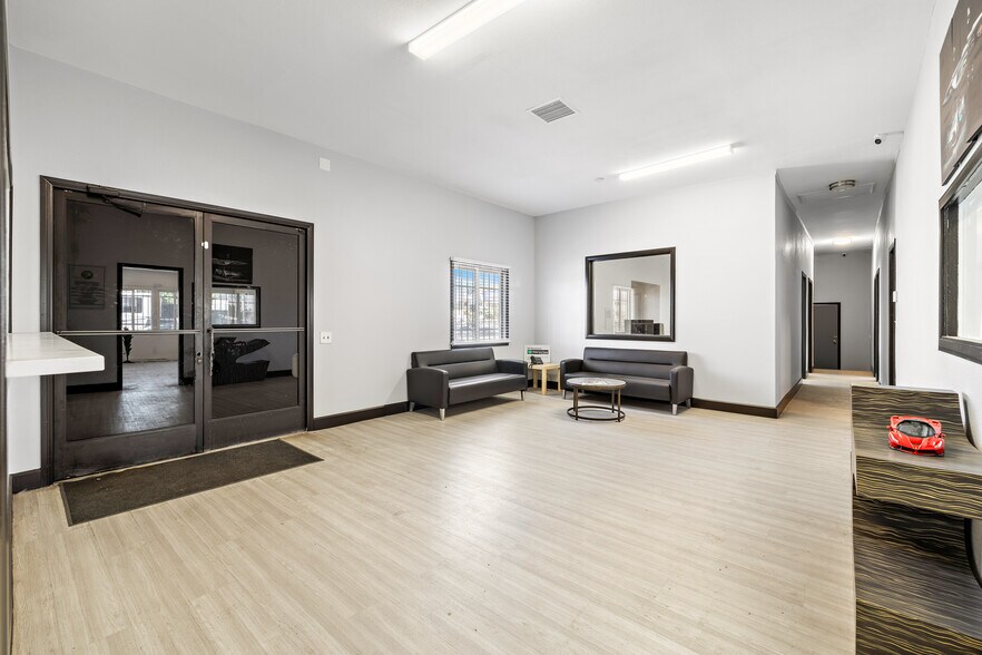 More Photos Of 5013-5017 Telegraph Rd, Los Angeles Light Manufacturing For Sale