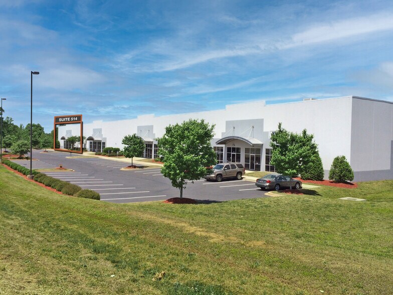 Primary Photo Of 500-514 Matrix Pky, Piedmont Distribution For Lease