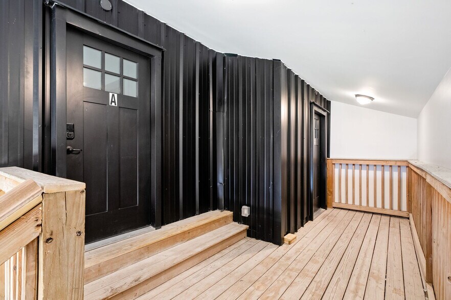 More Photos Of 1110 Logan St, Louisville Storefront Retail Residential For Sale