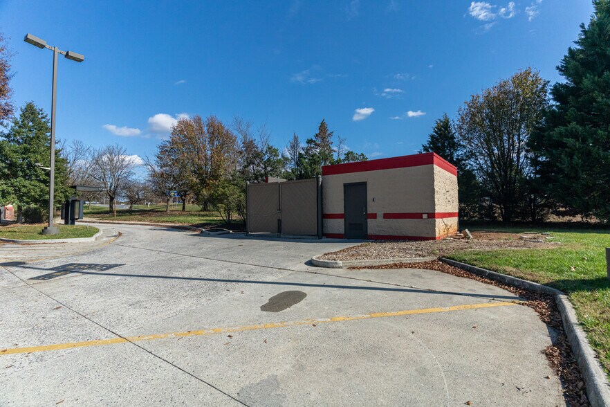 More Photos Of 2901 Candlers Mountain Rd, Lynchburg Fast Food For Sale