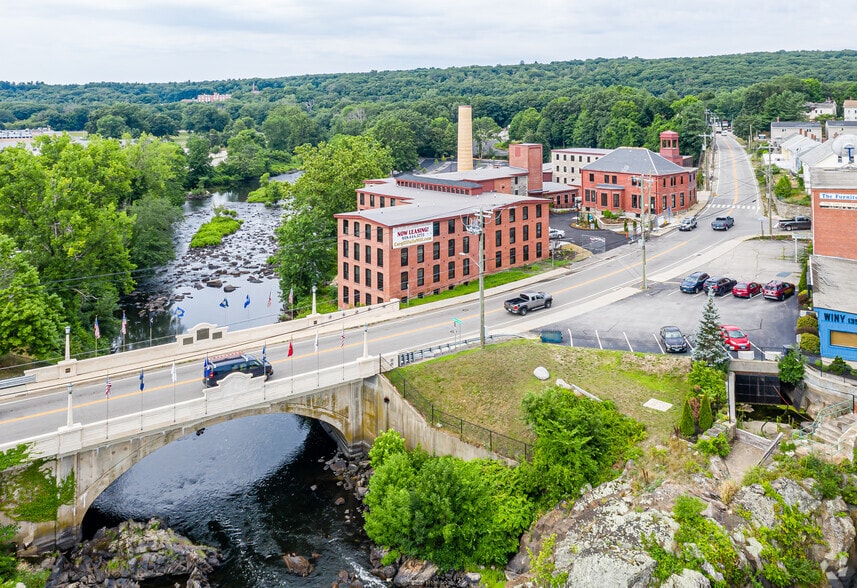 More Photos Of 58 Pomfret St, Putnam Apartments For Lease