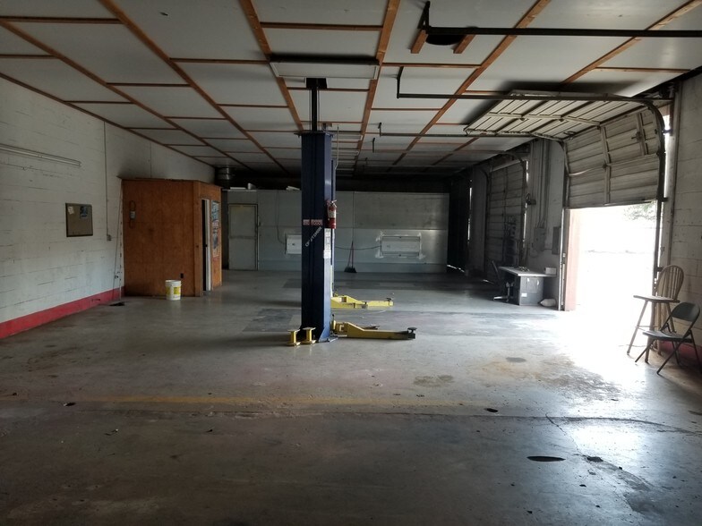 More Photos Of 3411 Recker Hwy, Winter Haven Flex For Lease