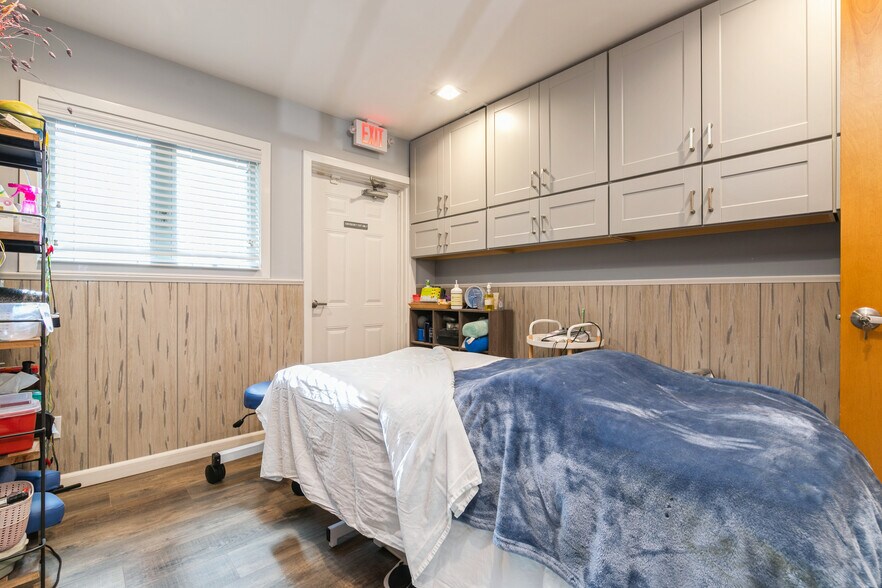 More Photos Of 1420 Montauk Hwy, Oakdale Medical For Lease