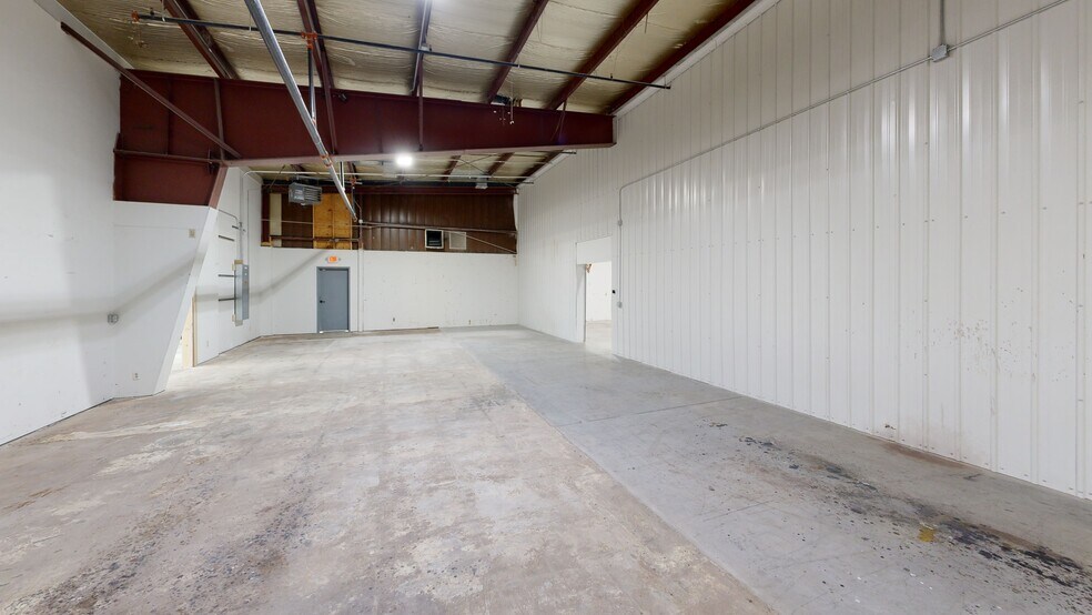 More Photos Of 500 Moasis Dr, Little Chute Light Manufacturing For Lease