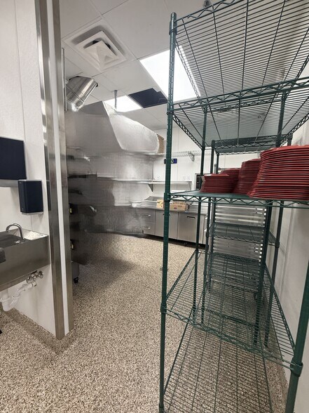 More Photos Of 2502 Highway 87, Navarre Specialty For Sale