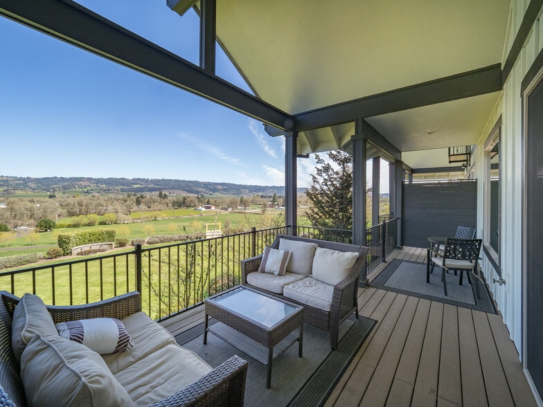 More Photos Of 20300 NE Highway 240, Newberg Hotel For Sale