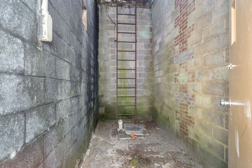 More Photos Of 502 First St, Shenandoah Loft Creative Space For Lease