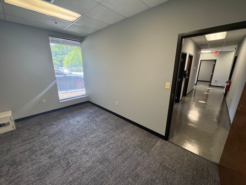 More Photos Of 211 DeKalb Industrial Way, Decatur Light Manufacturing For Lease