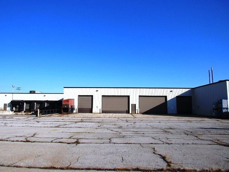More Photos Of 507 W Indiana St, Edon Warehouse For Lease