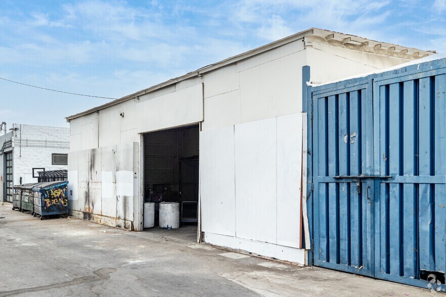 More Photos Of 852 N La Brea Ave, Los Angeles Freestanding For Lease