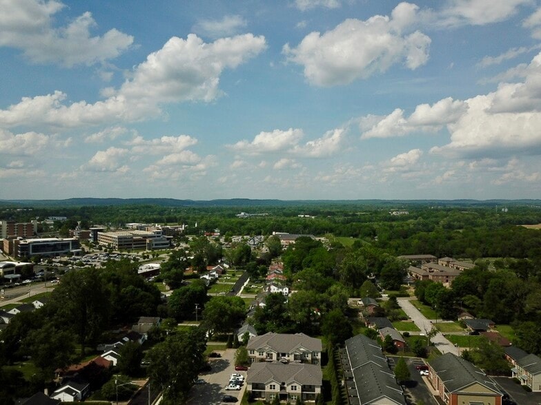 More Photos Of 602 Fairdale Ave, Bowling Green Freestanding For Sale