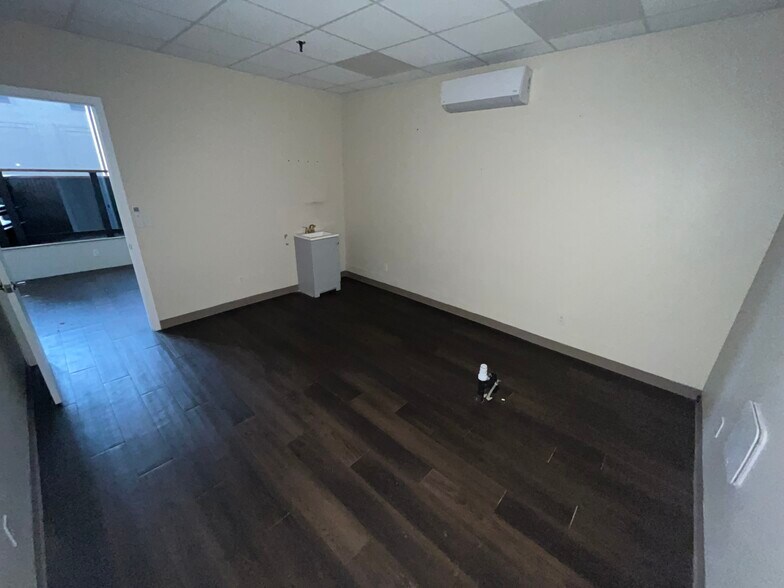 More Photos Of 62 Washington St, Middletown Office For Lease