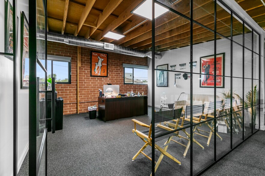 More Photos Of 1604 Venice Blvd, Los Angeles Showroom For Lease