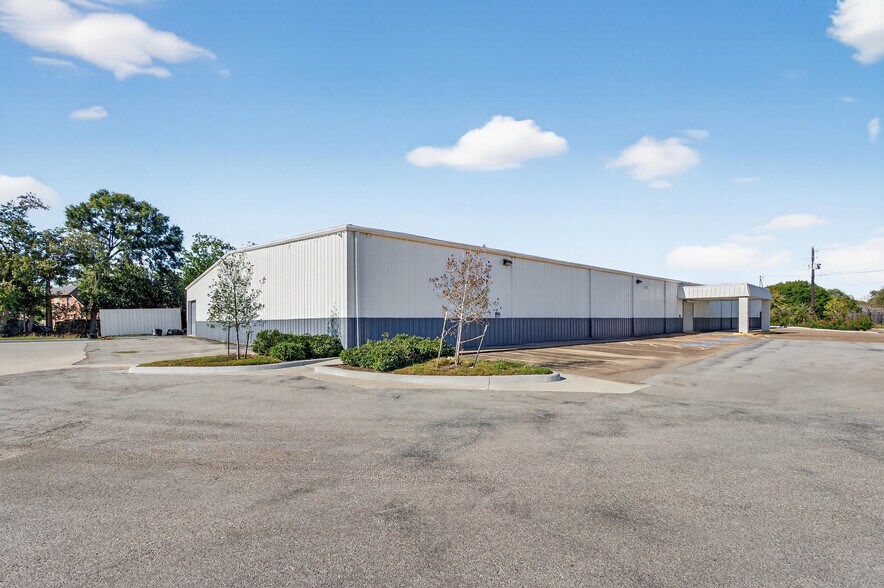 More Photos Of 2606 Cherry Brook Ln, Pasadena Warehouse For Sale