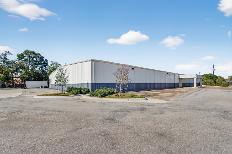 More Photos Of 2606 Cherry Brook Ln, Pasadena Warehouse For Sale