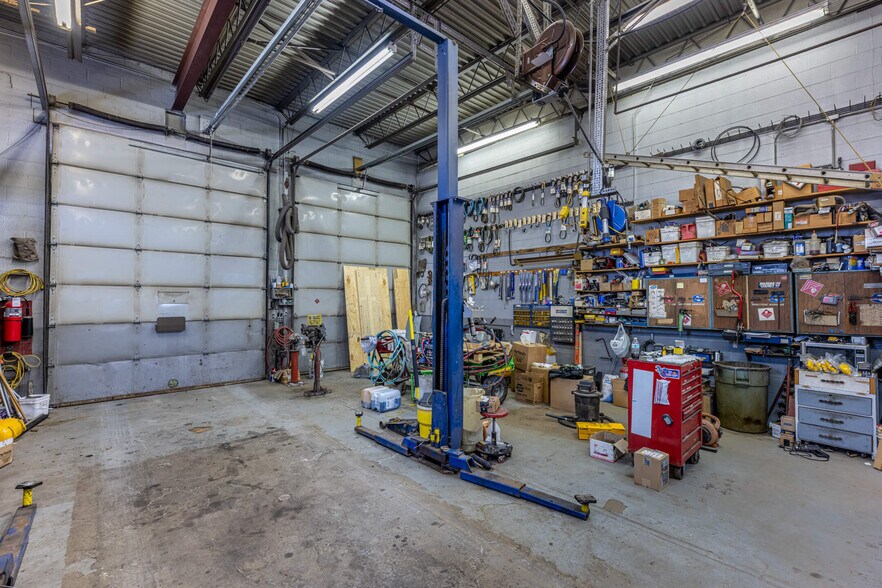 More Photos Of 3946 Indian Ripple Rd, Dayton Warehouse For Lease