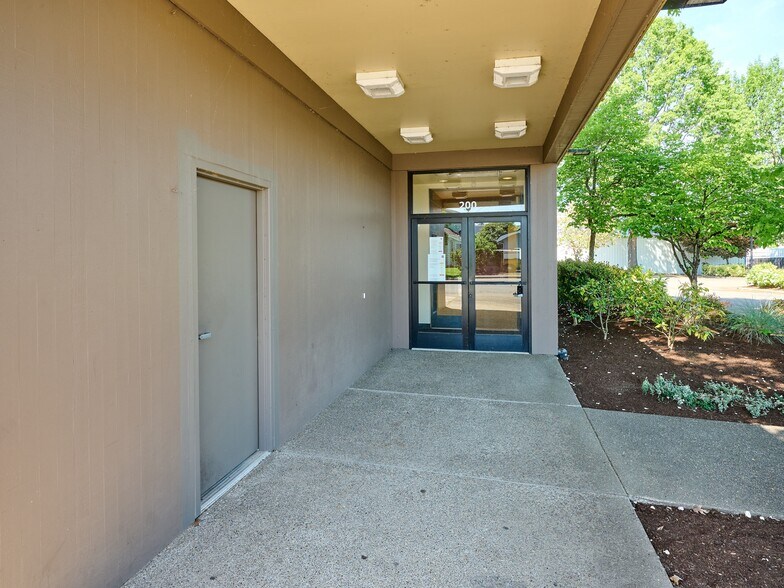 More Photos Of 200 Center Ave, Molalla Bank For Sale